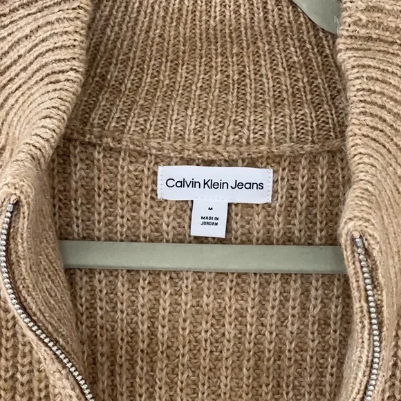 Calvin Klein Women's Beige Sweater - Picture 4 of 5